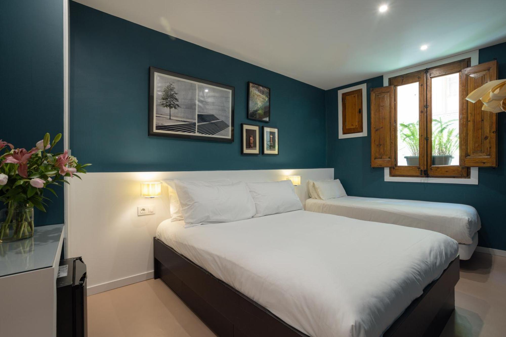 Hostal Sol Y K Barcelona Bagian luar foto